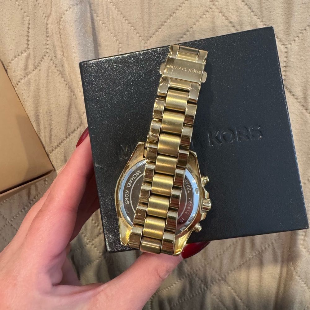 All Gold Michael Kors Watch - Picture 5 of 9